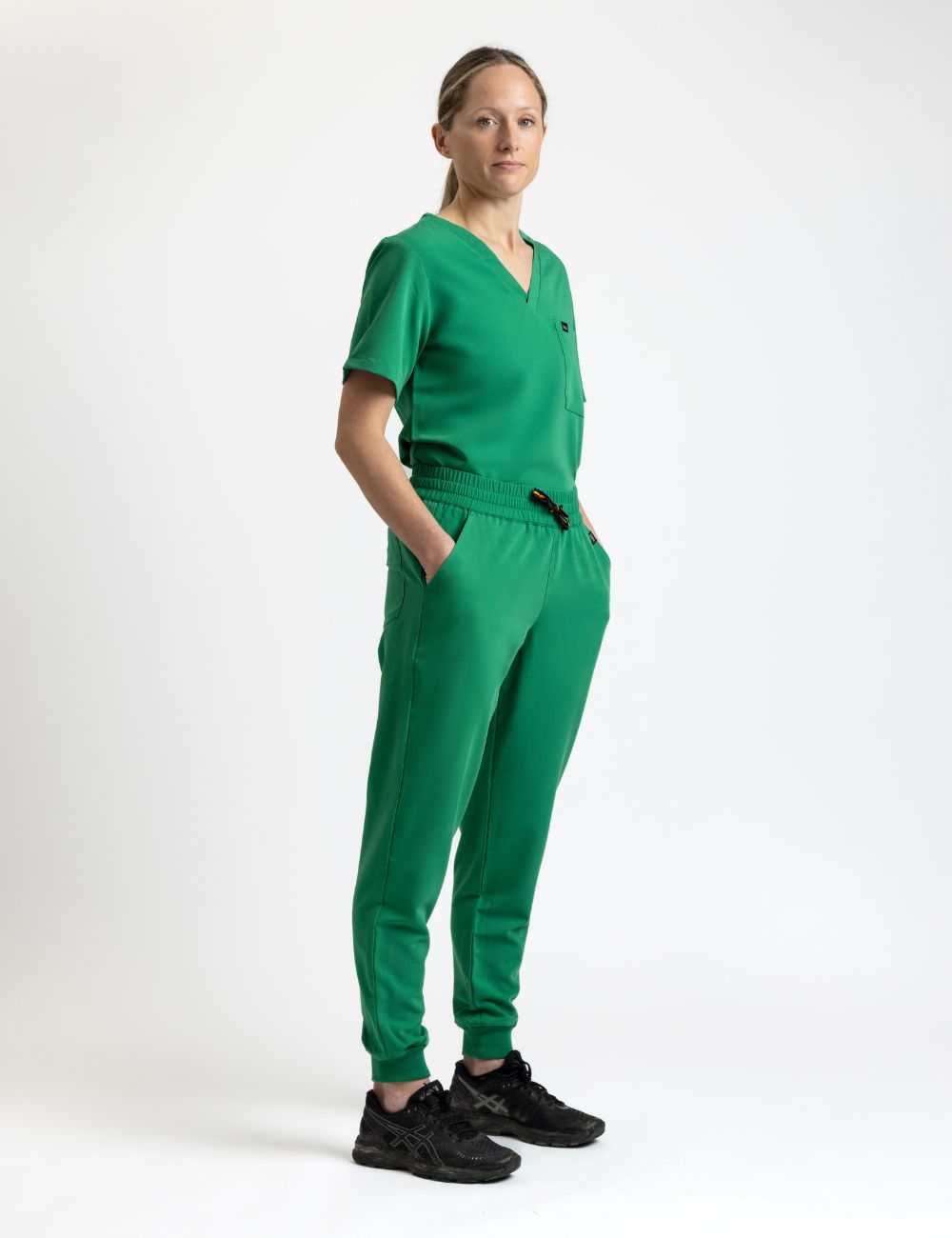 Female green scrub set – Cosa Workwear